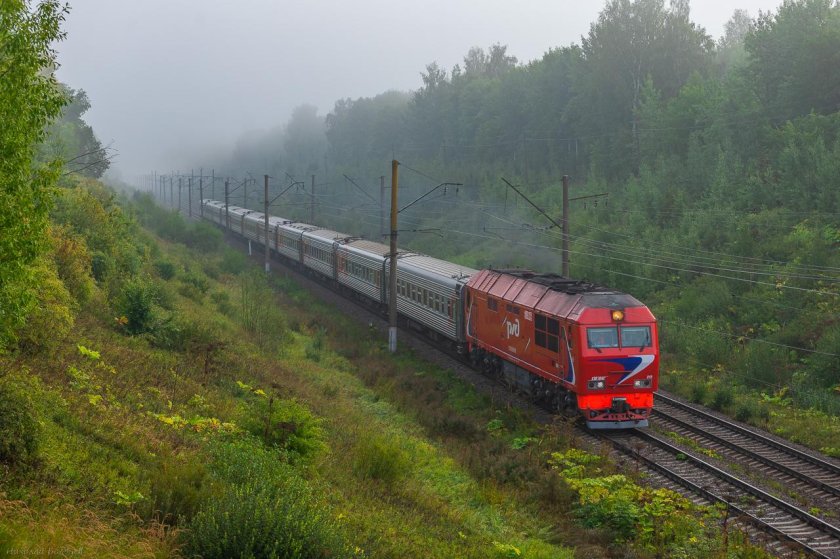 Локомотив с вагонами