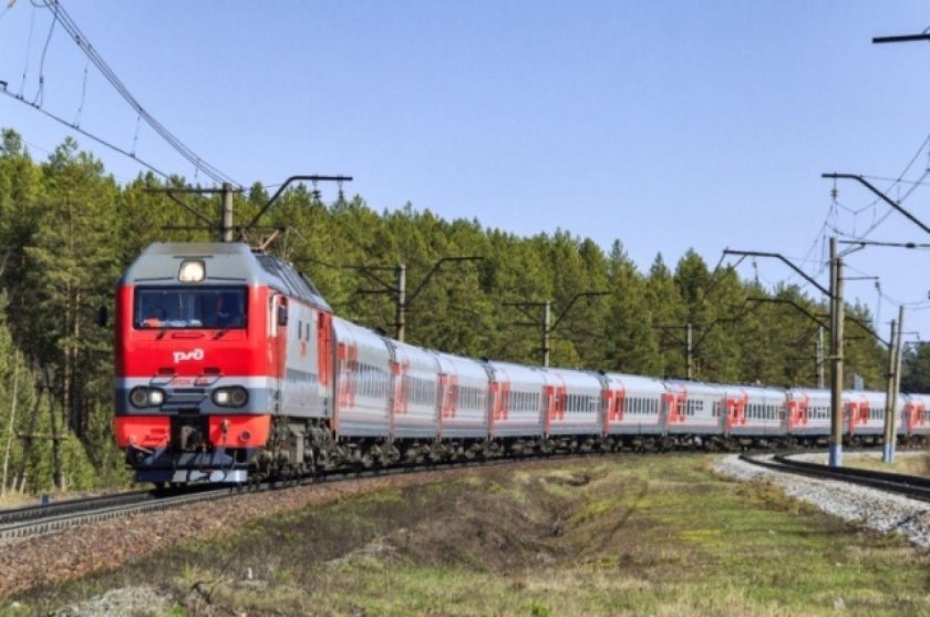 Эп2к с вагонами