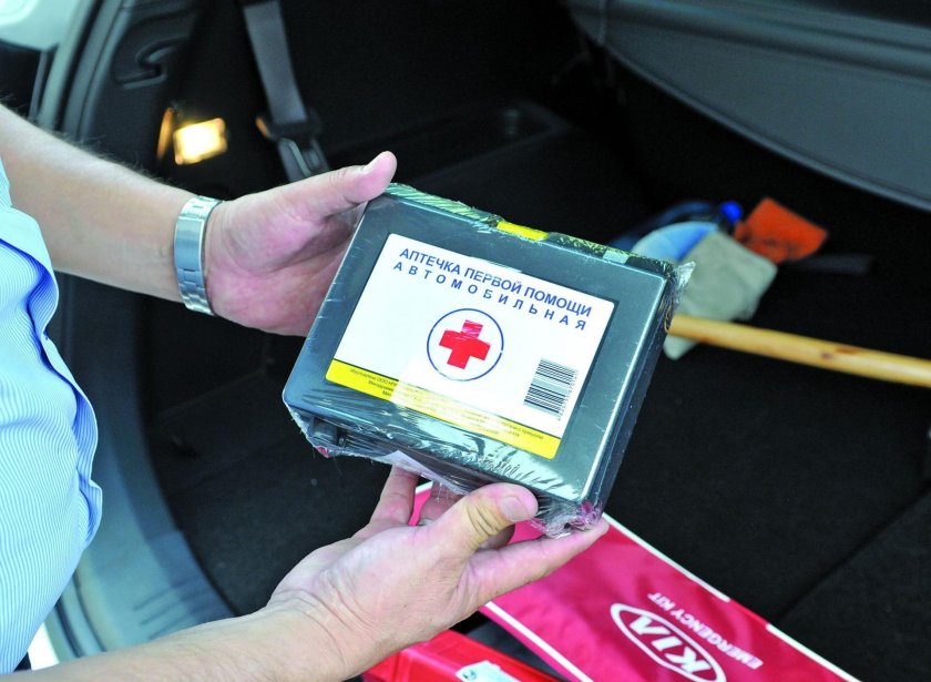 Аптечка в автомобиле