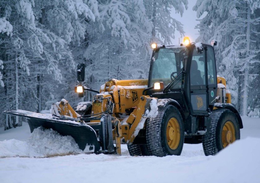 Погрузчик зимой