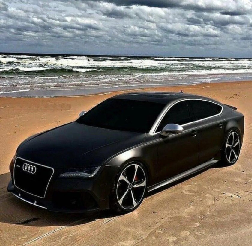 Audi rs7 черная
