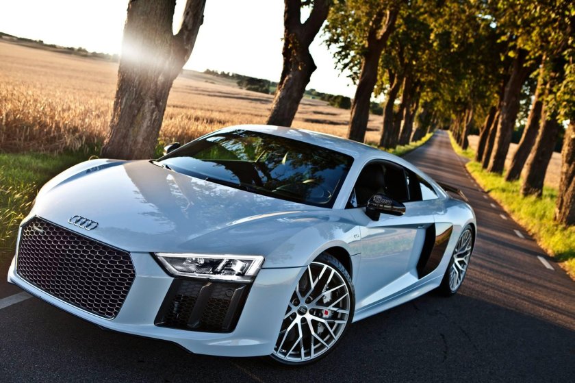 Ауди р8