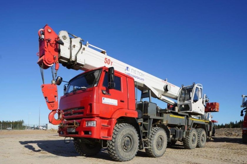 КАМАЗ КС 65717 50т.