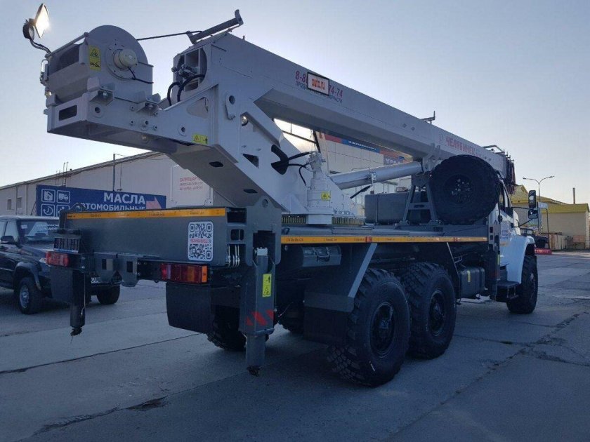 Кран - снегоболотоход КС-55733б Челябинец