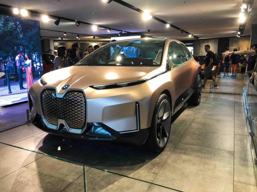 Электро БМВ IX