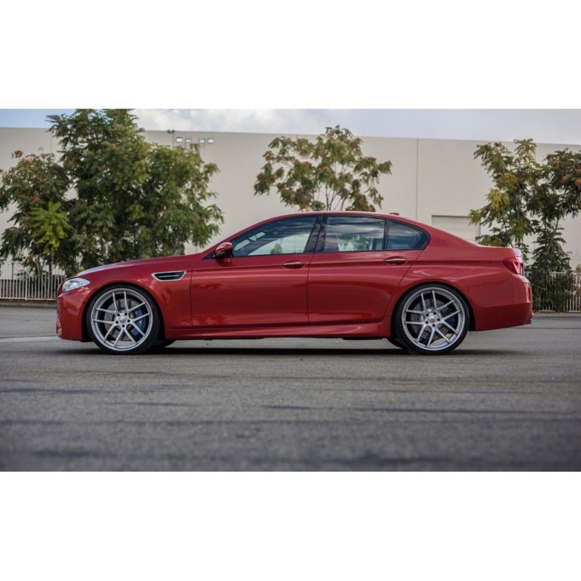 BMW m5 Red