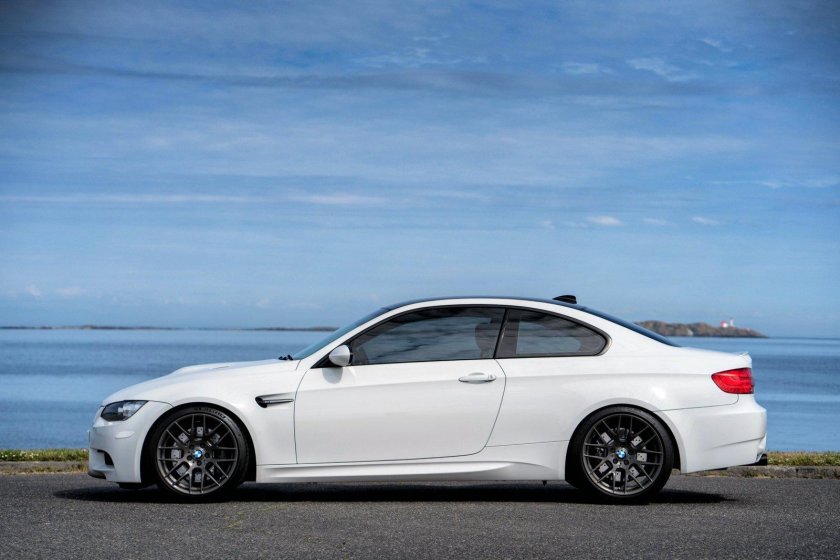BMW m3 e92 сбоку