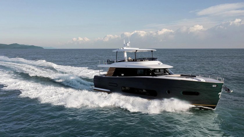 Яхта Azimut 58