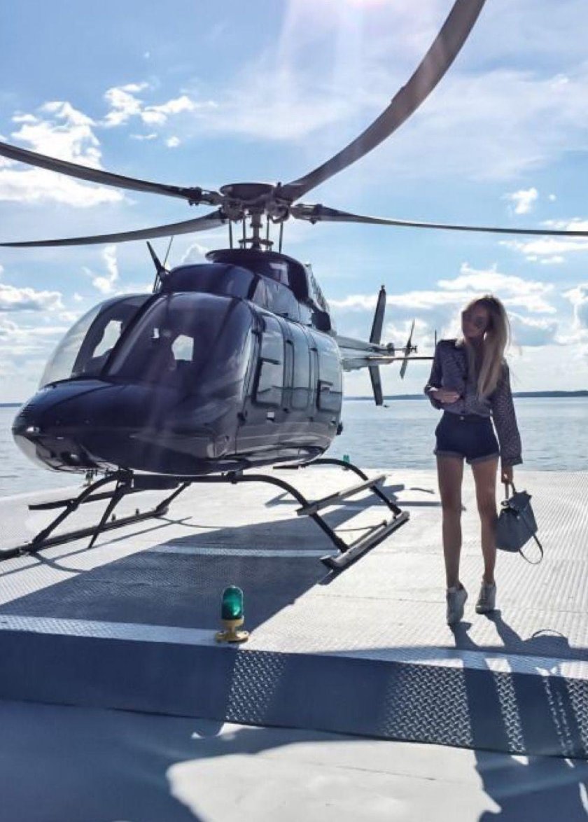 Красивый вертолет