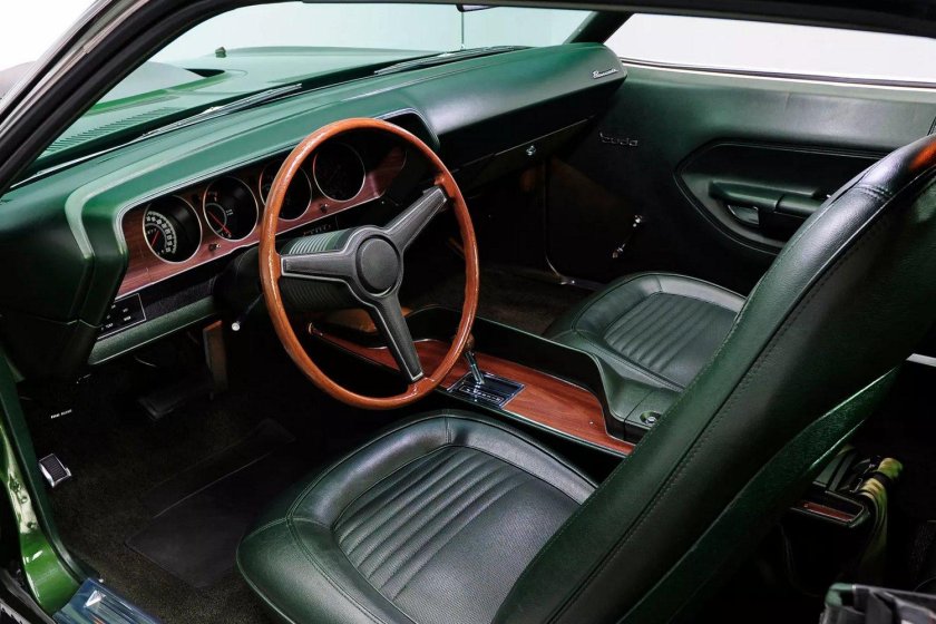 Плимут Барракуда 1970 салон