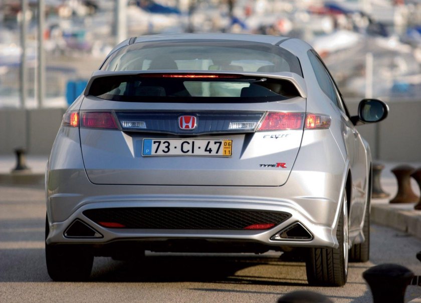 Хонда Цивик 2008 сзади