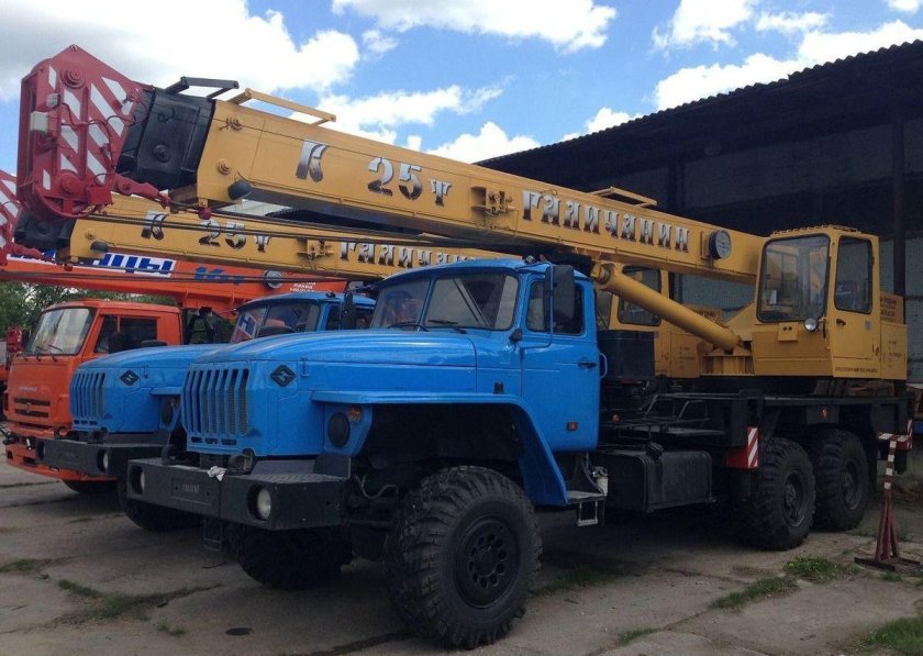 Урал 4320 автокран Галичанин