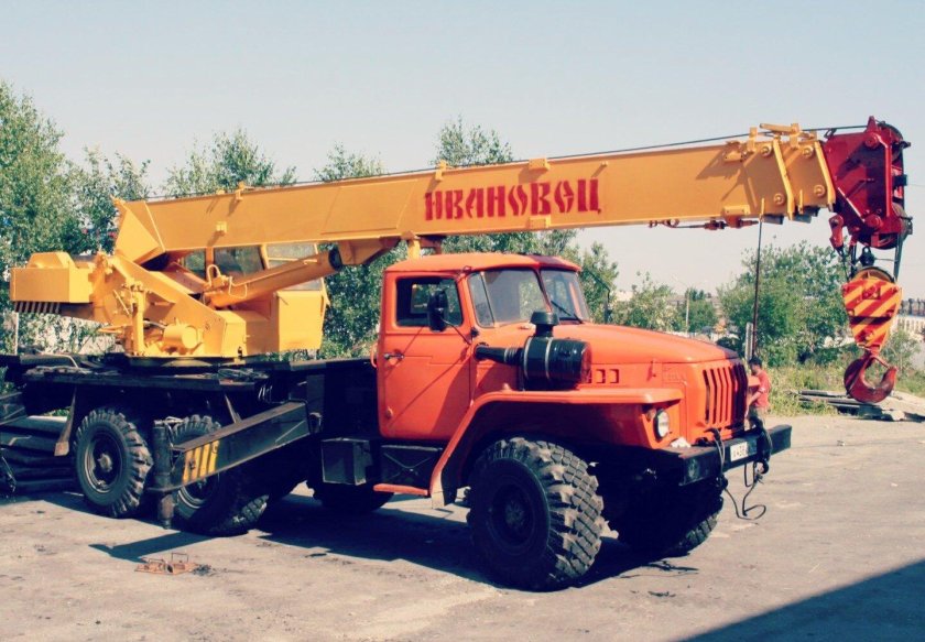 Кран Урал Ивановец 25 тонн
