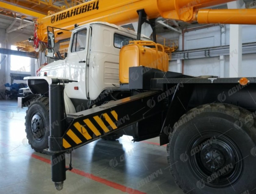 Кран автомобильный Урал КС-35714