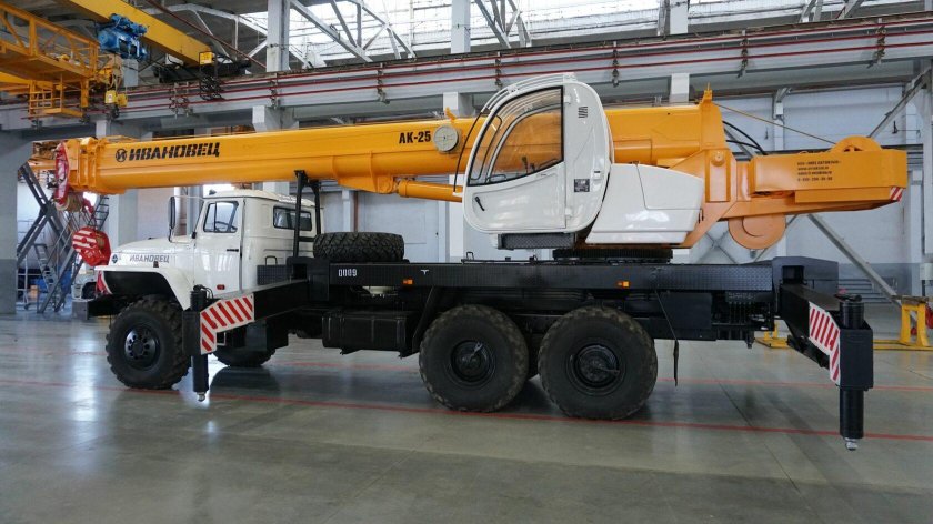 Автокран Ивановец КС 45717