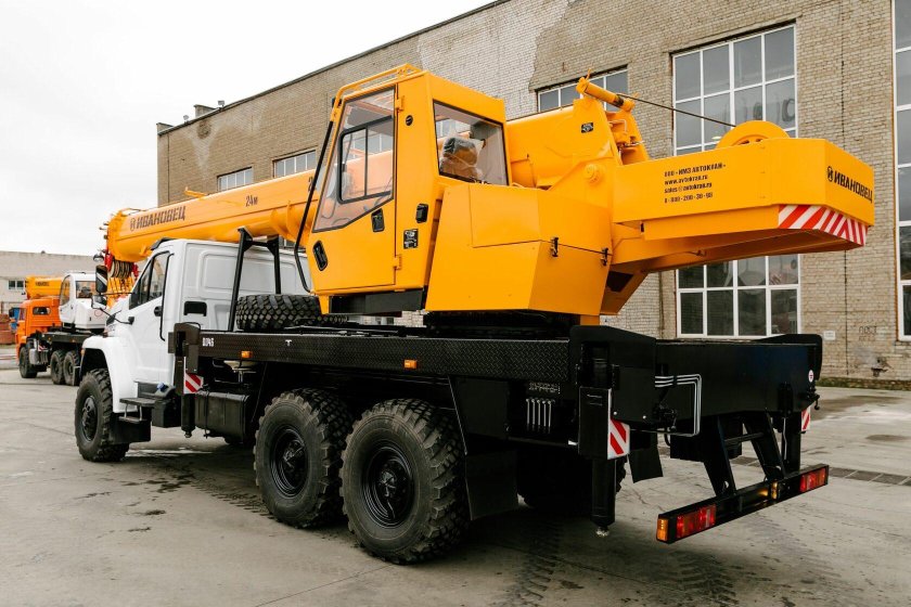 Автокран Ивановец КС-45717-2р