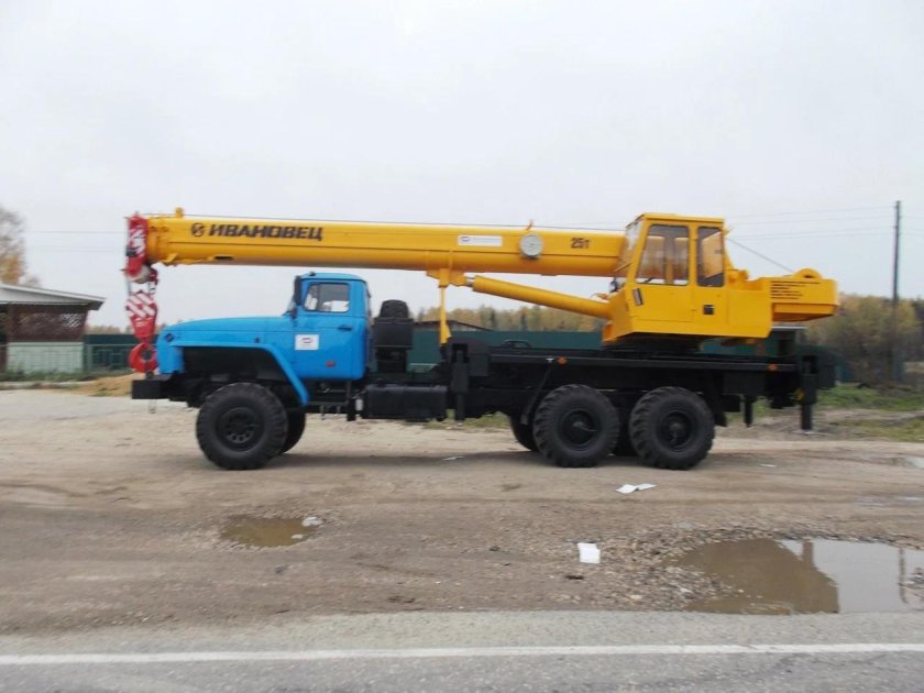 Урал кран Ивановец 25т