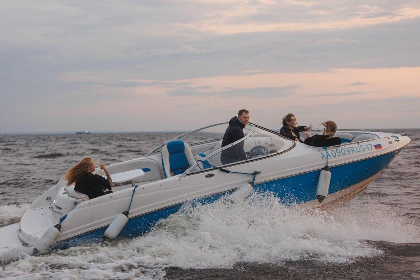 Катер лодка