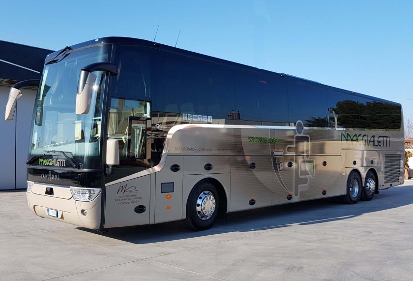 Автобус mercedes benz