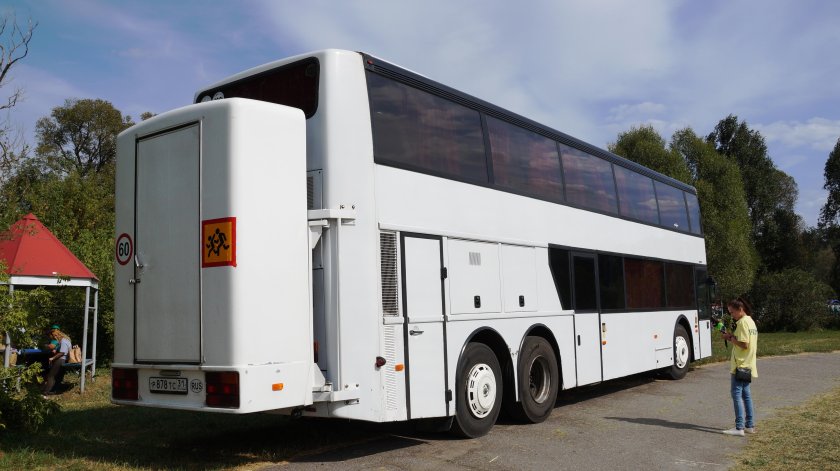 Туристический автобус ванхол