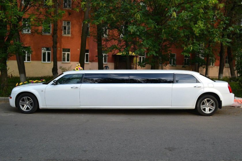 Крайслер 300с лимузин