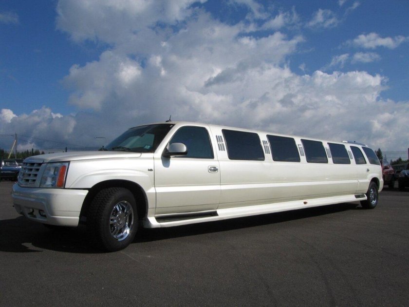 Лимузин Эскалейд белый
