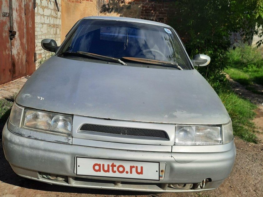 ВАЗ 2112 хэтчбек серебристый механика