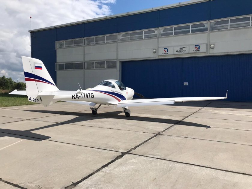 Самолет at01 Aquila a-210