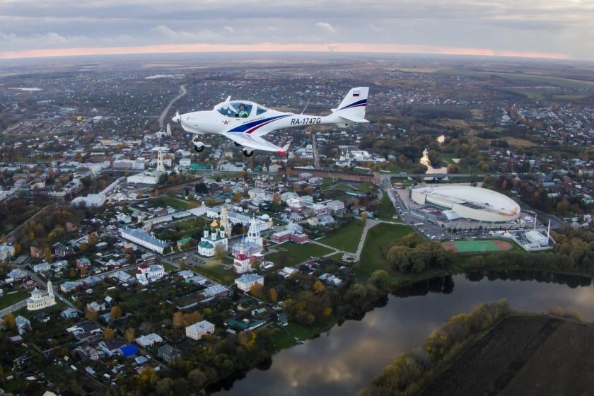 Полетать на самолете в Подмосковье