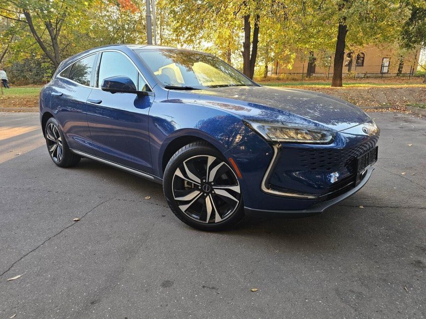 Автомобиль Seres м5