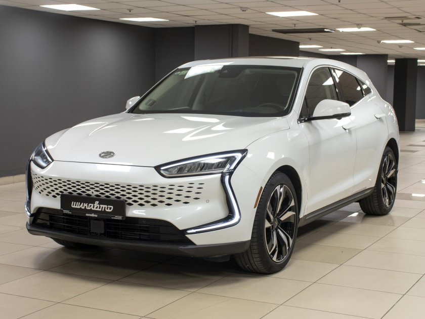 Автомобиль seres