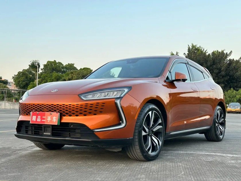 Автомобиль seres