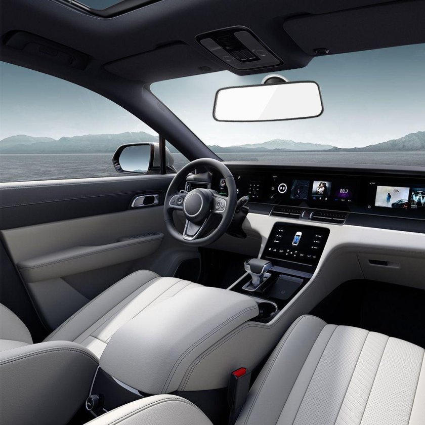 Китайский кроссовер li one