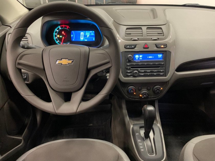 Chevrolet Cobalt 2021 белый