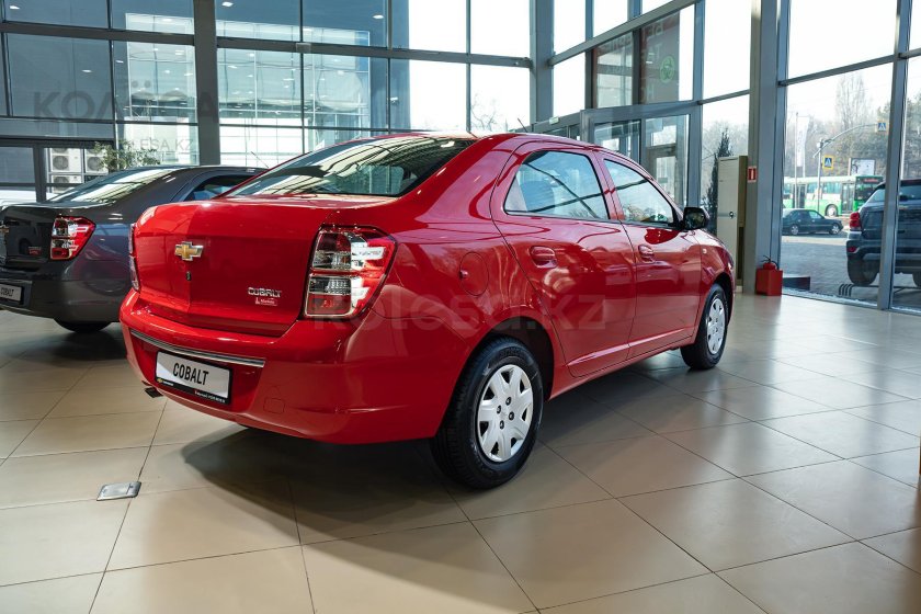Шевроле кобальт 2023
