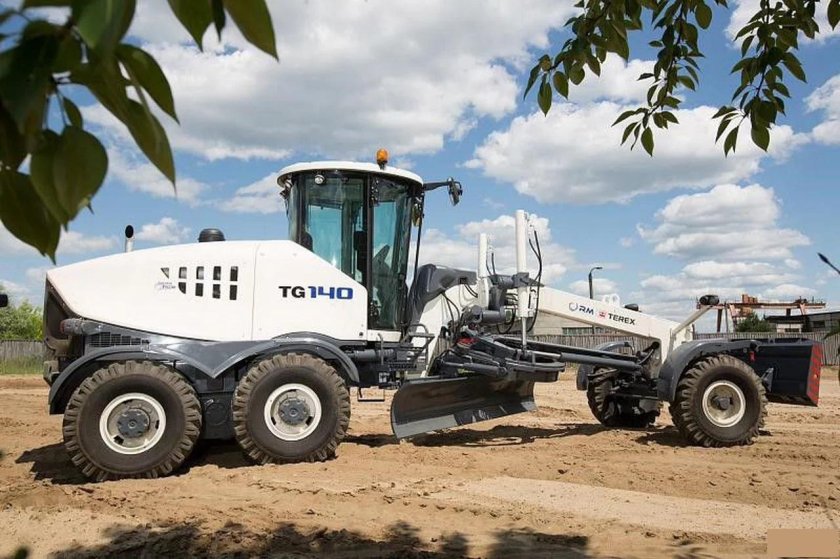 Автогрейдер UMG TG 140