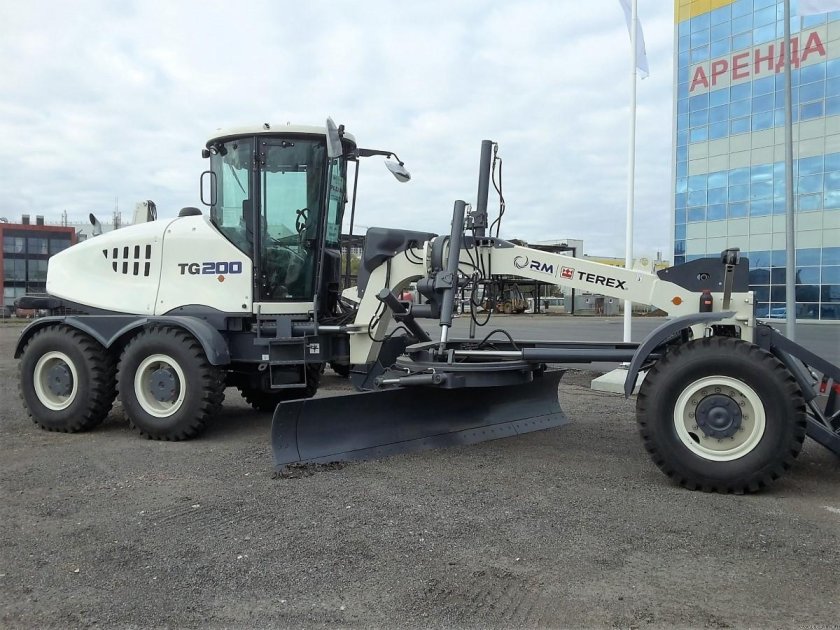 Автогрейдер Terex tg200