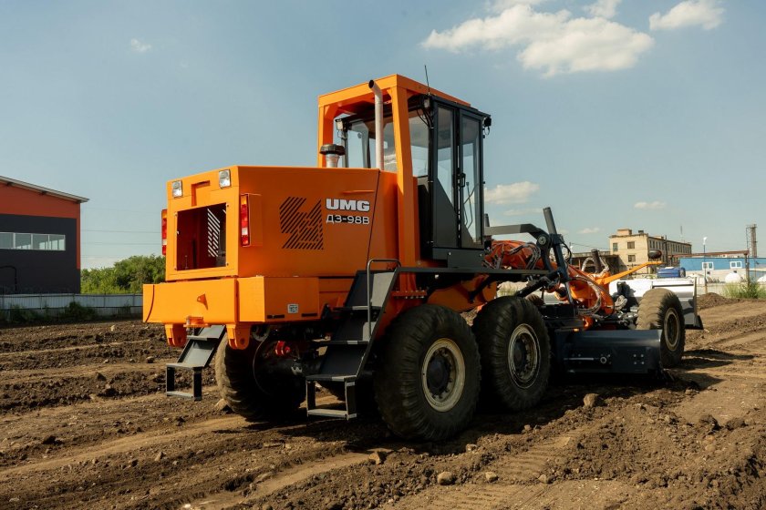 СДМ-25 автогрейдер