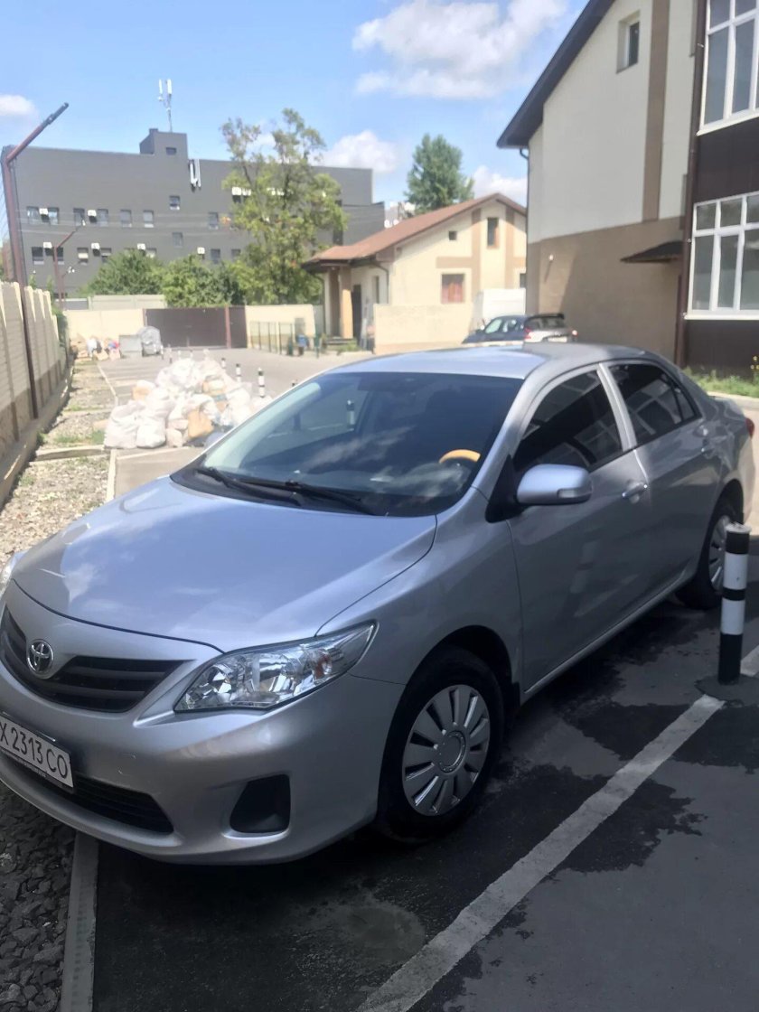 Тойота Королла серая