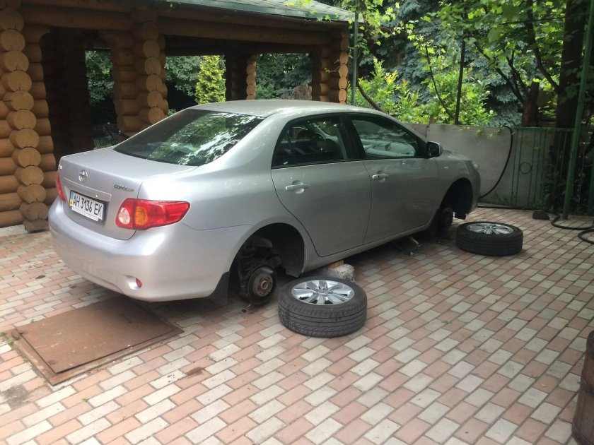 Тойота Королла серая