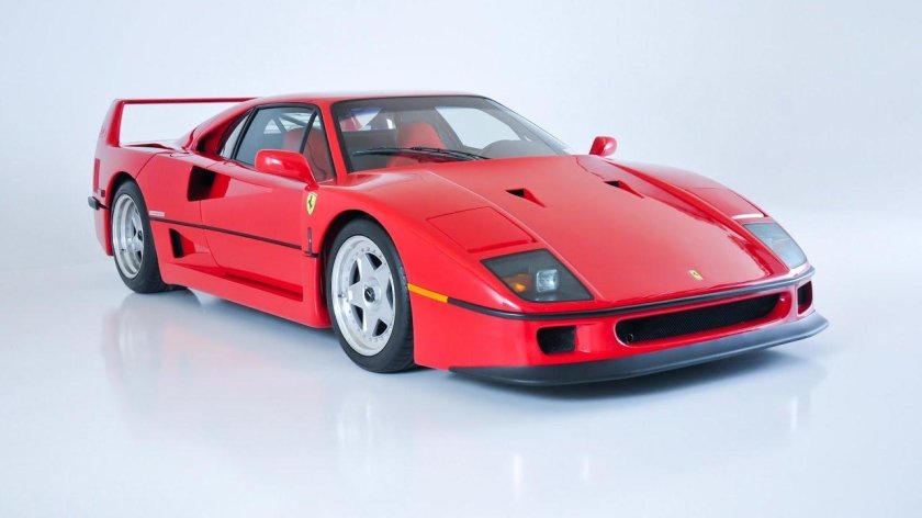 Феррари ф40 сбоку