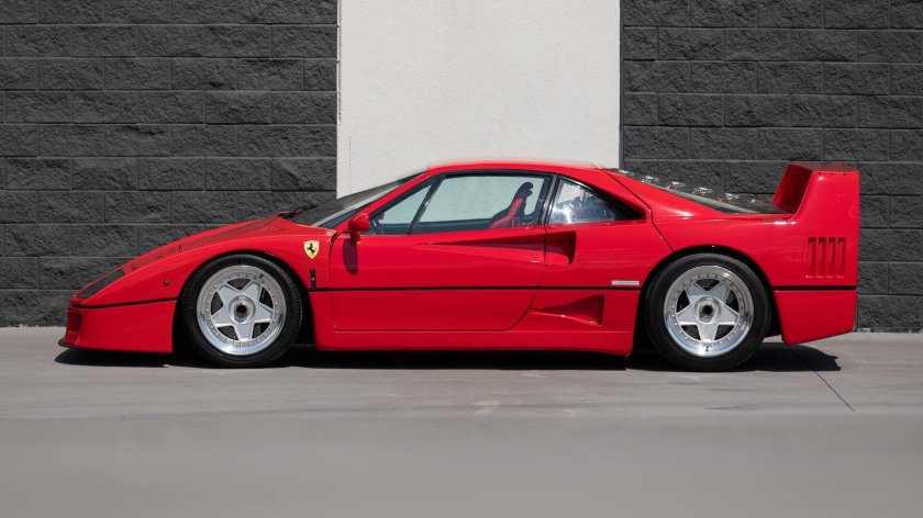 F40 Ferrari Энцо