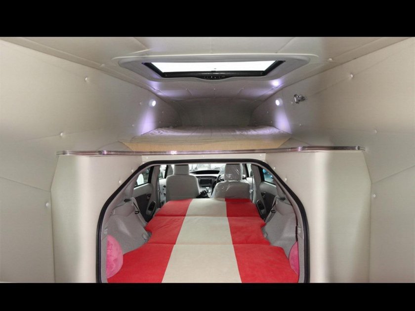 Тойота Приус кемпер