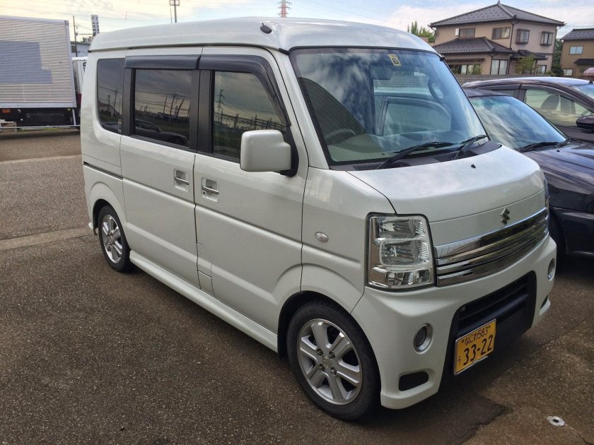 Сузуки Эвери вагон