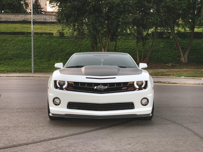 Белая Шевроле 93 регион