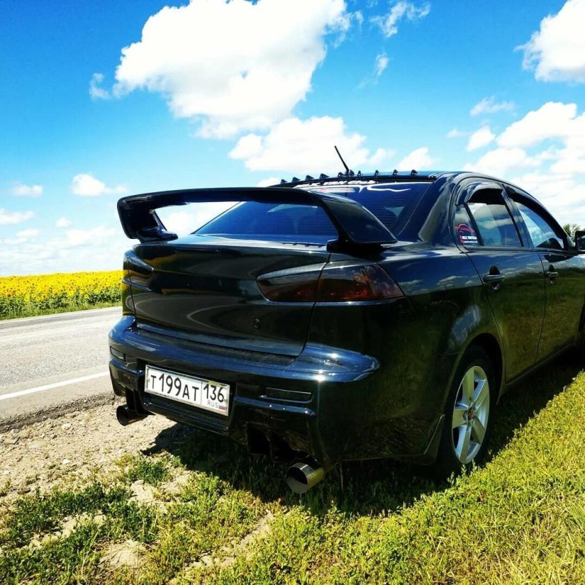 Шевроле Лансер черная