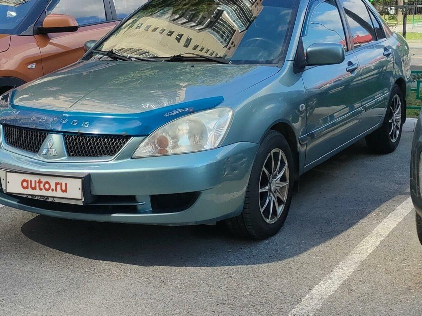 Митсубиси зеленая