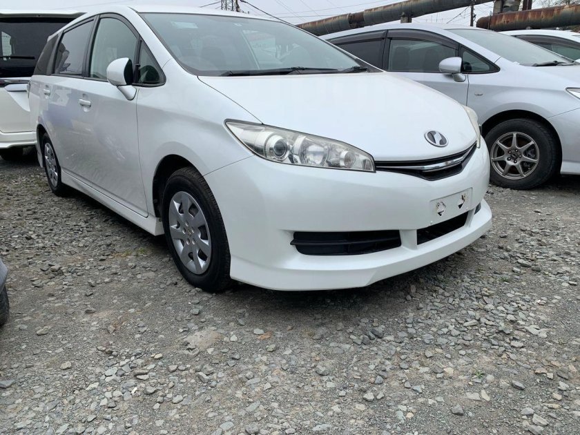 Тойота Виш 2014