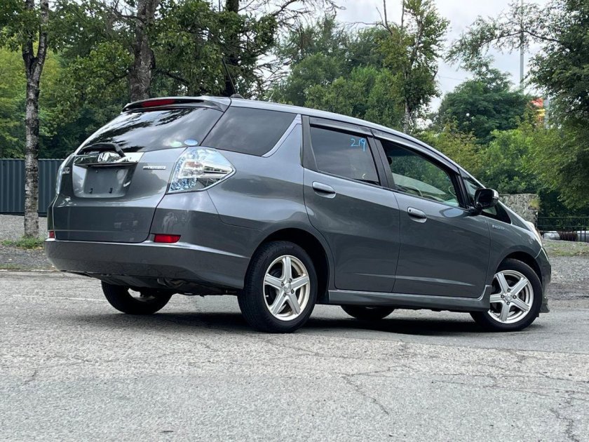 Фит шаттл 2013