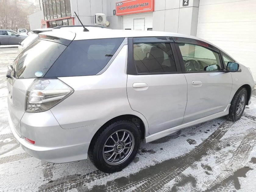 Honda Fit Shuttle 2012 отзывы